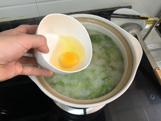 34、生滚牛肉粥➕一粥一饭暖人心,打入一个鸡蛋，关火