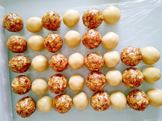 10、广式月饼,这些是五仁馅的