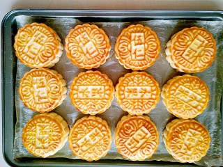 18、广式月饼,做好的月饼要放凉