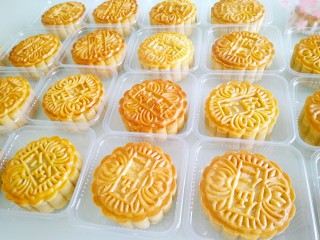 20、广式月饼,放凉之后再包装起来