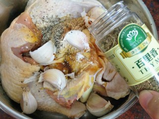 6、#咸味#红酒烤香草鸡腿,放一点百里香