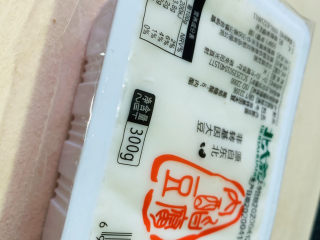 4、花蛤豆腐汤,嫩豆腐,待用;