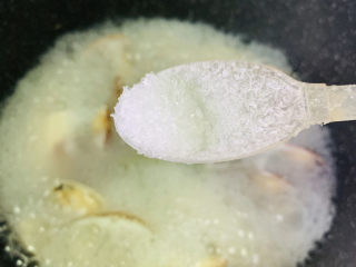 17、花蛤豆腐汤,加味精;