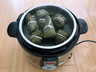 25、家常原味粽子,粽子煮好了