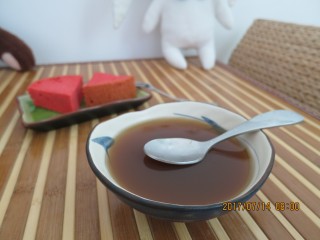 11、养颜圣品胶原满满的花胶冻,晾凉以后冰箱冷藏数小时、