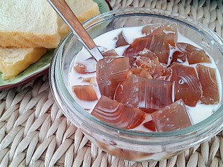 14、养颜圣品胶原满满的花胶冻,还可以浇上牛奶或椰汁、