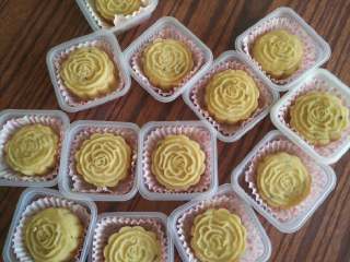 5、手工绿豆糕,这就是成品啦，放到冰箱后在吃。口感更好哟