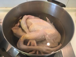 10、韩式参鸡汤,不是要煮熟蛤！只是烫洗一下！