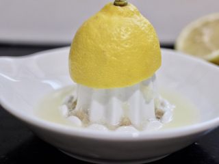 6、荷兰酱汁,挤压出水份