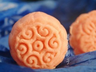 14、红曲粉冰皮月饼,好吃又好看