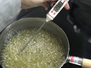 3、经典棉花糖,等到温度到了240度就关火