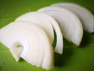 6、西式早餐~Bruschetta,洋葱切丝再切碎