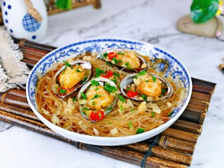 16、蒜蓉粉丝蒸鲍鱼,简单又好吃,宴客大菜。