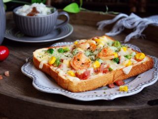 15、鲜虾吐司披萨,成品图。