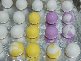 15、南瓜汤圆,我顺便做了几个不同图案不同口味的。