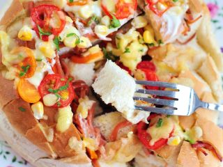 12、披萨派对面包,吃着实在过瘾。