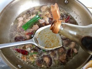 18、吃鸡＋香菇栗子烧鸡腿,一勺老抽