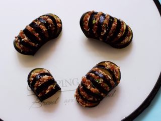 12、灯笼茄子,依次做好所有的灯笼茄子。