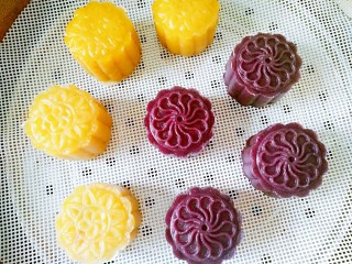 14、中式点心+月饼“蒸”的好吃!,大火烧开后转小火,蒸半个小时左右出锅