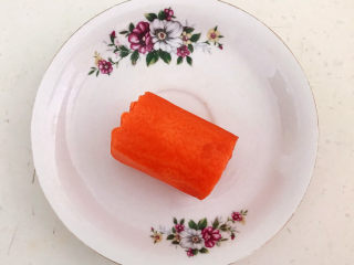 7、山药炒肉片,胡萝卜一小段，削皮