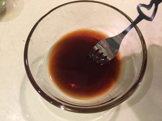 10、泰式香茅鱼,所有调味料连同青柠汁一起调匀