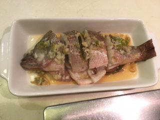 15、泰式香茅鱼,小心的移出换盘