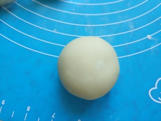 25、猪肉黄油版红豆蛋黄酥,这样蛋黄酥就包好啦！