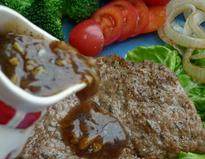 12、红酒黑椒牛排,浇上红酒黑椒汁、搭配自己喜欢的蔬菜即可享用了