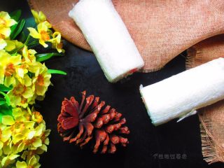 16、手卷饭团,用手拿着就可以吃,搭配粥和牛奶,豆浆都是不错的早餐晚餐选择