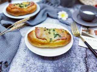 21、香葱培根芝士面包,满房间飘香，特别美味。