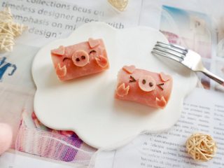 11、小萌猪火腿饭团,萌萌哒～