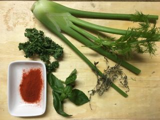 5、东京鱼汤,红椒粉，法香，罗勒，百里香，茴香。
