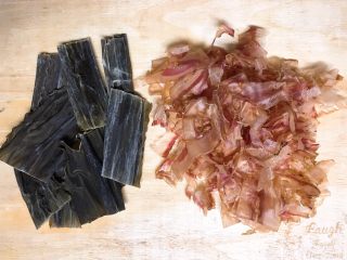 6、东京鱼汤,昆布，鲣鱼花。
