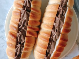 20、巧克力卡士达面包,美味~~