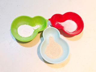 2、炸油饼,无铝泡打粉，酵母，精盐