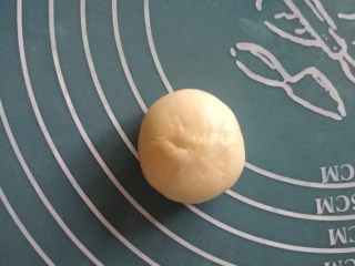 9、核桃仁玫瑰酥饼,口收好，收口朝上放置。