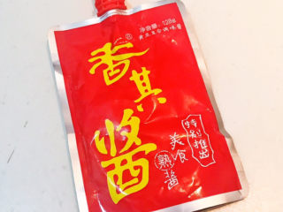 10、酱焖鲫鱼,香其酱