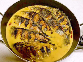 20、酱焖鲫鱼,酱焖鲫鱼熟了~