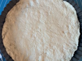 21、披萨????,去一半的面擀成圆饼