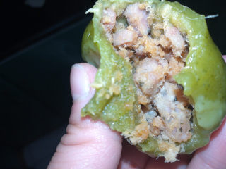 8、菠菜青团,刚蒸好的青团，微甜，还留有菠菜的清香味儿。