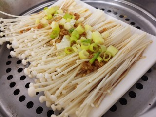 11、蒸金针菇,上锅蒸