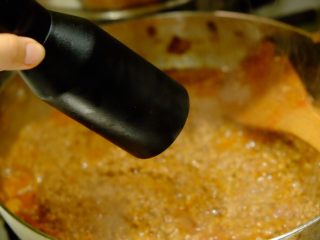 16、希腊风味烤通心粉,开盖 撒上黑胡椒