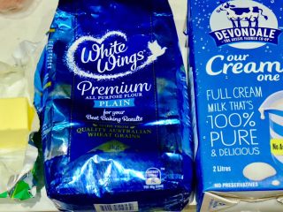 19、希腊风味烤通心粉,准备 的材料 如上????