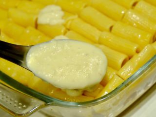 32、希腊风味烤通心粉,浇上一层白酱