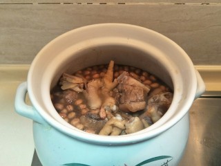 8、金手指爱上银肘子,小火慢炖三小时