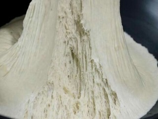 10、香甜红糖锅盔,有非常均匀和丰富的蜂窝组织。