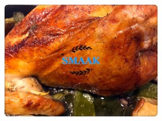 19、感恩节食谱-烤鸡（家庭版）,色泽油润，表皮金黄香脆