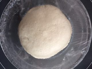 8、海洋牌榴莲芝士生煎包,放入温暖处发酵至两倍大