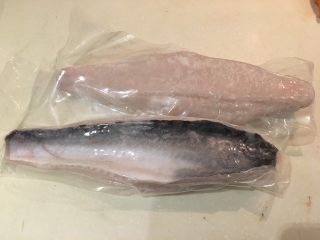 8、日式炸鱼饼,只要是白色鱼肉的都可以！我今天用的是沙巴鱼