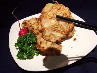 23、日式炸鱼饼,食用时可蘸胡椒盐！